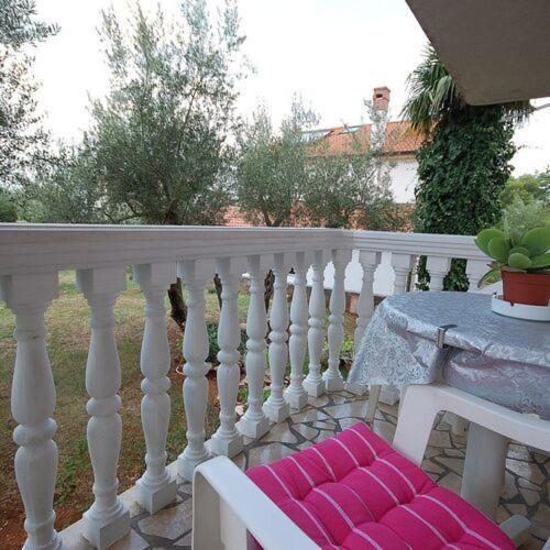 Apartman Dorcic Малинска Экстерьер фото